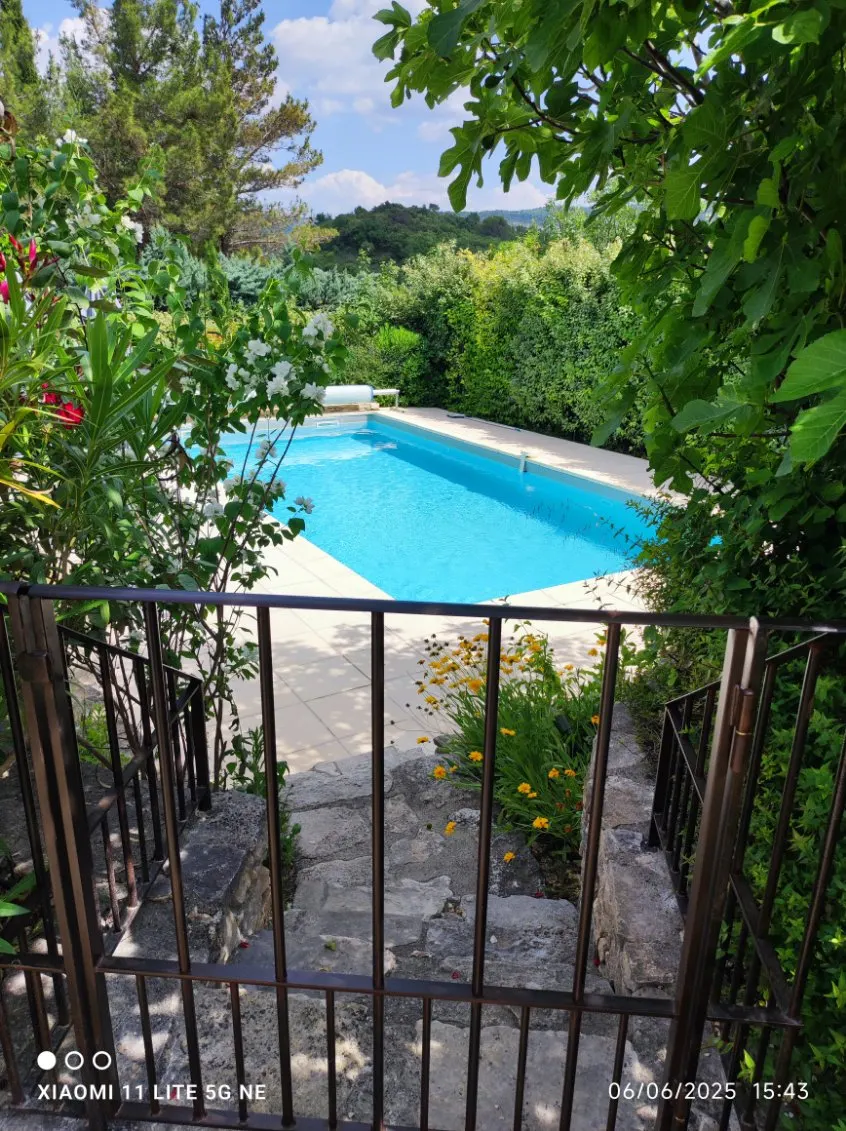 GITE AUX 4 SAISONS - LUBERON - RUSTREL