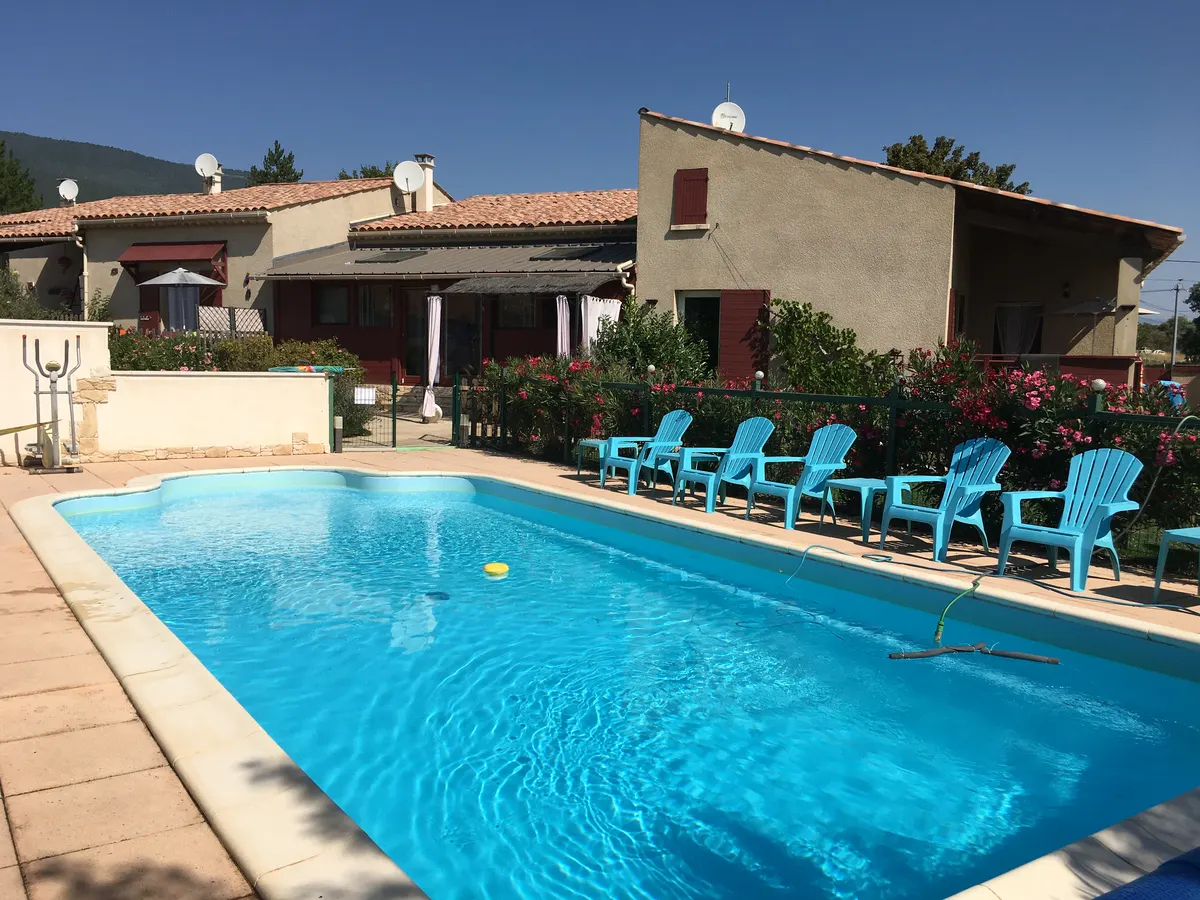 Gîte avec piscine pour 6 à 8 personnes